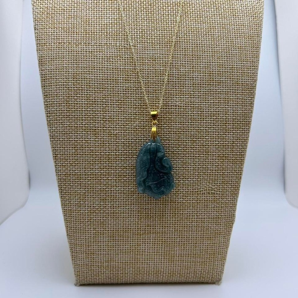 Burma‎ Jade Goodluck Cabbage Carved Pendant w/ 24K Gold Plated Chain